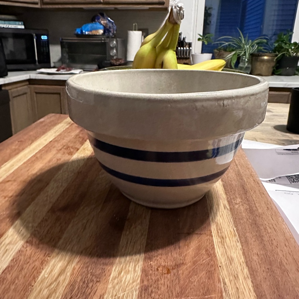 RRP Co Roseville OH  6 in bowl